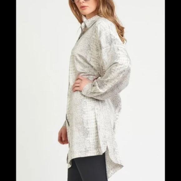 Black Tape Snake Print Tunic Blouse - Picture 2 of 6